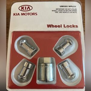 2013 Kia Optima alloy wheel locks